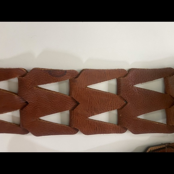 Beautiful Brown Leather Belt w/Silver Hardware Sz: S - Picture 4 of 9